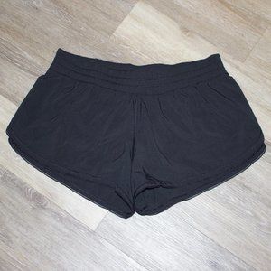 Lululemon Seek The Heat Short II (2.5") size 8